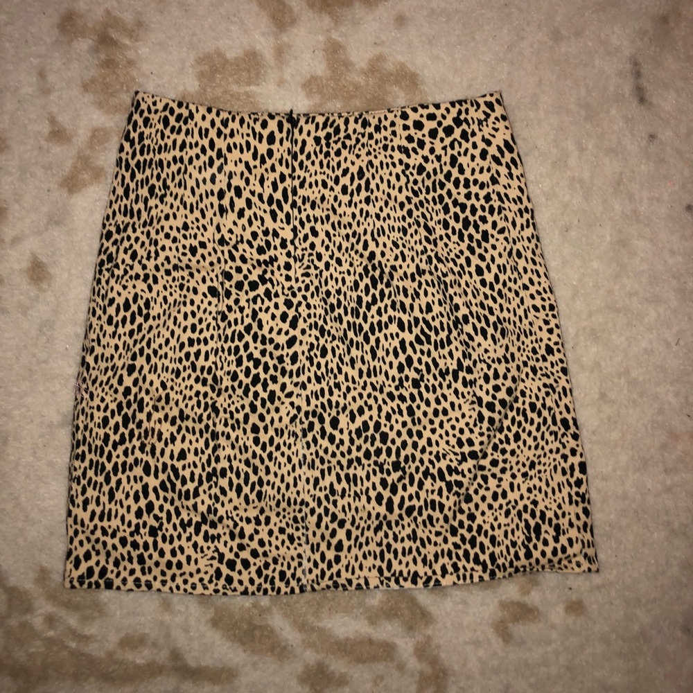 BRANDY MELVILLE CHEETAH PRINT MINI SKIRT